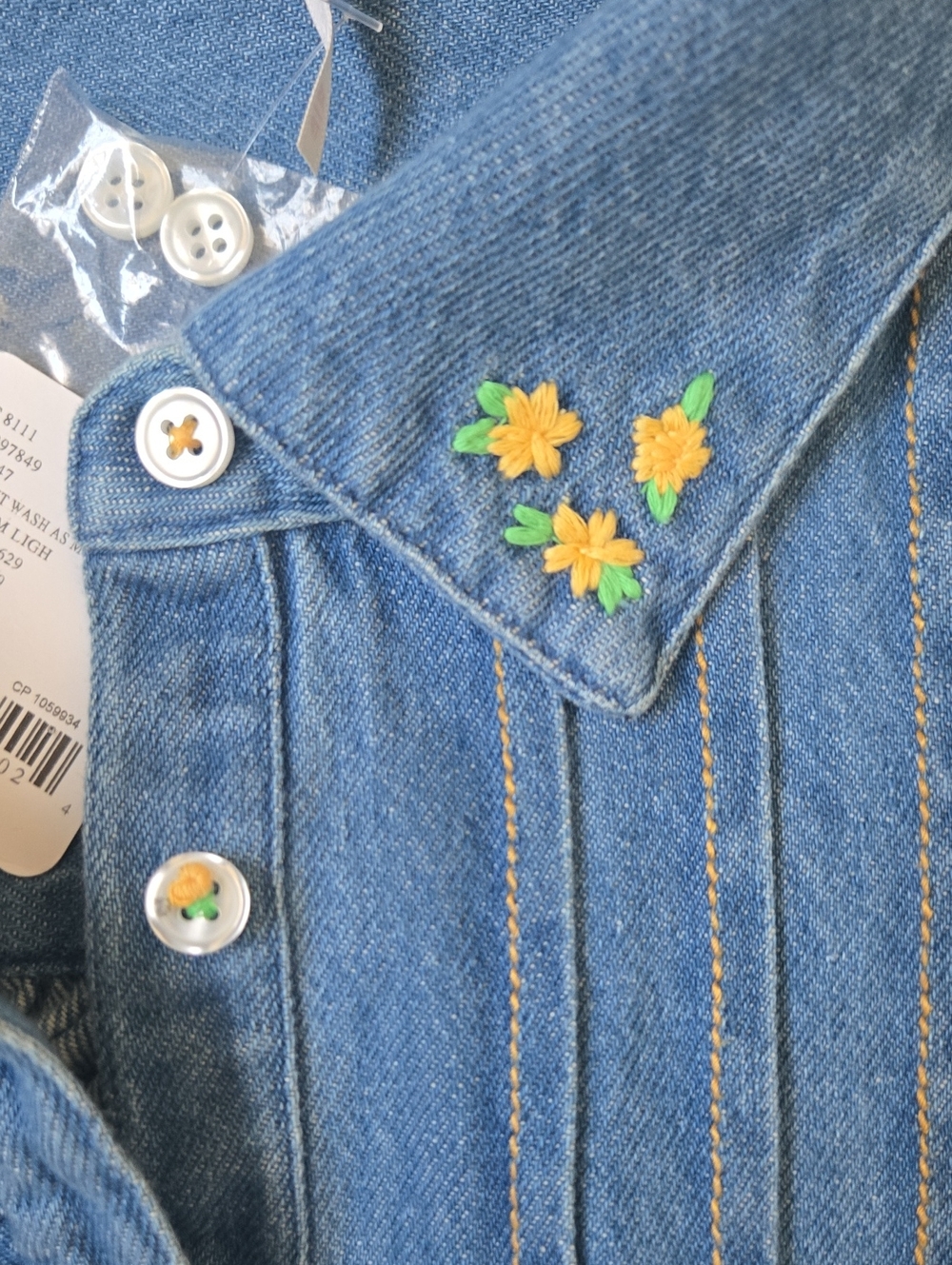 NWT Free People Robin Pintuck Denim Shirt, Size XS - Picture 3 of 4